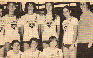 Equipe Féminine saison 1981-1982 Isabelle-Marie France-Anne-Sylvie-Dominique-Maryse-Claire-Sylvie (Nadine Delorme)